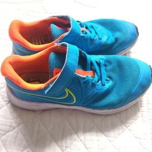 Nike Running Shoes Sz 1 Youth